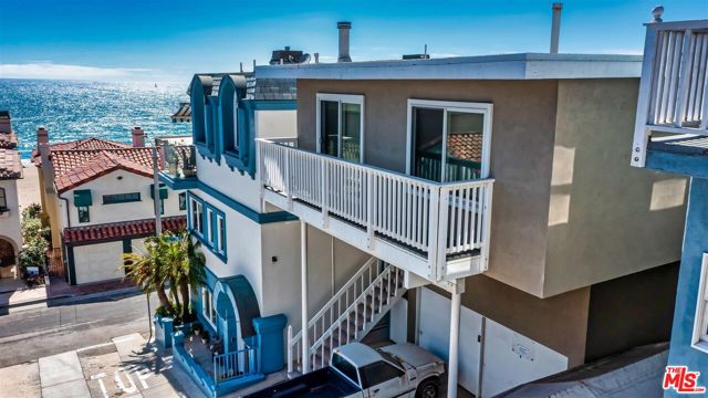 116 35th Street, Manhattan Beach, California 90266, 6 Bedrooms Bedrooms, ,5 BathroomsBathrooms,Residential,Sold,35th,22176385