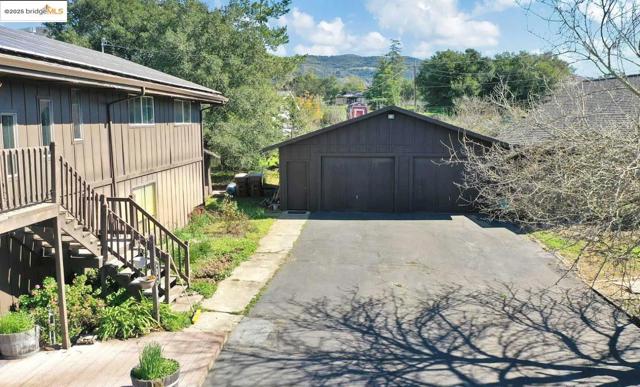 3120 E Vichy Ave., Napa CA: https://media.crmls.org/mediaz/31acb335-caa1-48d4-8b1f-bbf091905fd7.jpg