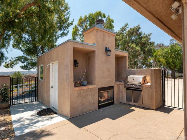 31755 Rancho Vista Road, Temecula CA: https://media.crmls.org/mediaz/31ad510a-c10f-452c-bc19-64c6489d4d4e.jpg