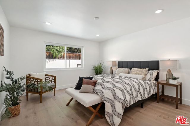 4656 Greenbush Avenue, Sherman Oaks CA: https://media.crmls.org/mediaz/31ad743e-4a24-4d63-9168-3ad310ec6a8a.jpg