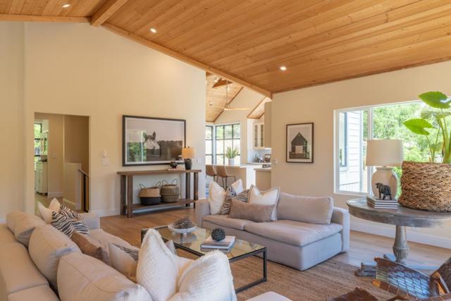 31315 Via La Naranga, Carmel Valley CA: https://media.crmls.org/mediaz/31adea3c-e7a1-43d1-8de5-3fd91b9412b0.jpg