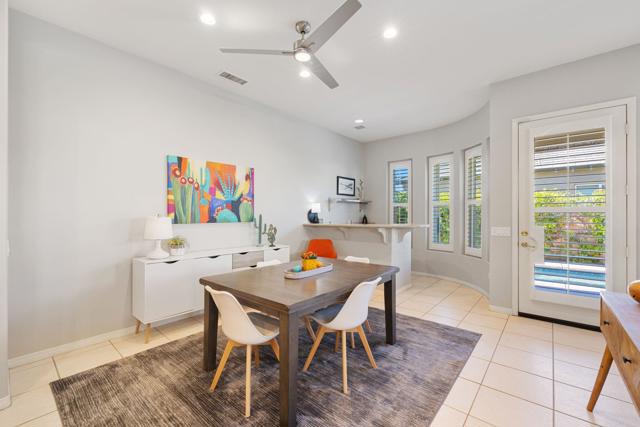 37 Shoreline Drive, Rancho Mirage CA: https://media.crmls.org/mediaz/31adf451-8cfc-47a1-953c-dde907e8572f.jpg