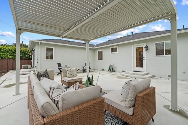 631 Wilson Court, Santa Clara CA: https://media.crmls.org/mediaz/31ae23af-b6c7-4e77-a485-2d02240a1913.jpg