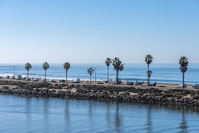 238 Date Ave, Carlsbad CA: https://media.crmls.org/mediaz/31ae6225-c7ec-4684-abd9-8fc58982533c.jpg