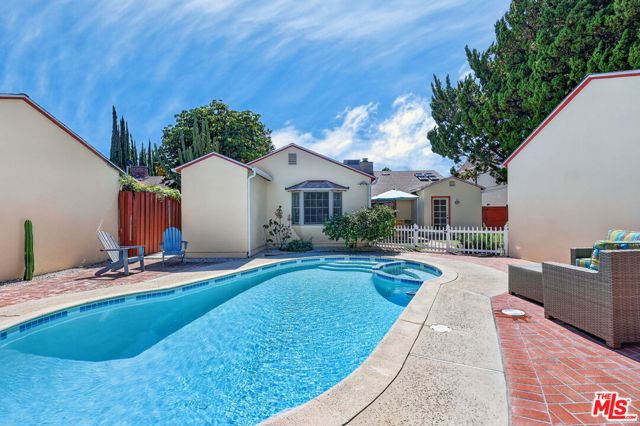 12151 La Maida Street photo 27