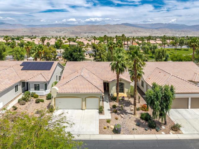 80086 Camino Santa Elise, Indio CA: https://media.crmls.org/mediaz/31aeaf2a-6e9d-47d4-ad72-7b32d0a7b140.jpg