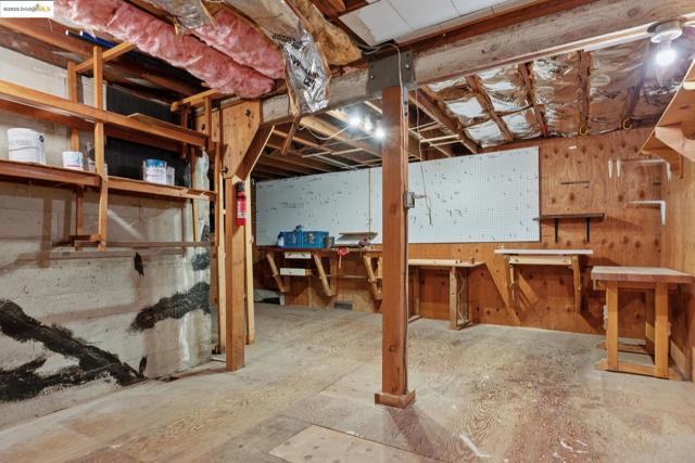 1023 Overlook Rd, Berkeley CA: https://media.crmls.org/mediaz/31aecc0f-e81c-49cc-8a40-3688e5e55e98.jpg