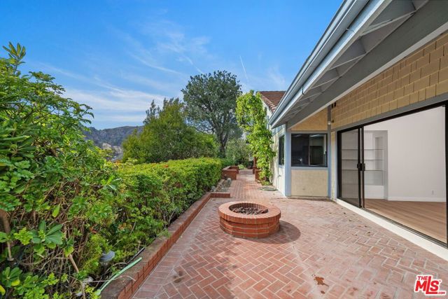 Drew Fenton | 1317 Avenida De Cortez Pacific Palisades CA | MLS: 7117370