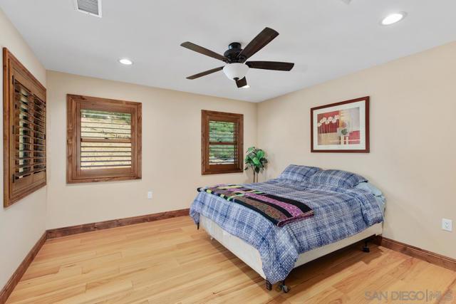 18585 Deer Valley Estates, Poway CA: https://media.crmls.org/mediaz/31afcfd9-6c31-4189-93dd-1002961fb657.jpg