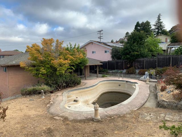 2847 Ralston Way, Hayward CA: https://media.crmls.org/mediaz/31aff686-a4d6-4d49-9535-32a07bce74a1.jpg