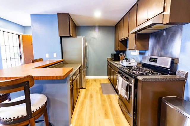 271 W Channel Islands Boulevard, Port Hueneme CA: https://media.crmls.org/mediaz/31b00d44-e157-4259-8879-1c2d38ba2647.jpg