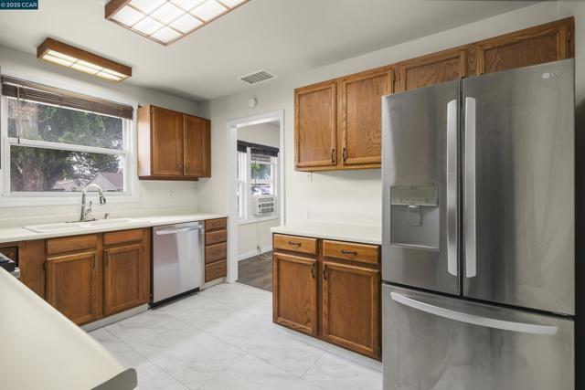 2656 Garden Ave, Concord CA: https://media.crmls.org/mediaz/31b06754-692c-412a-b1bb-6dbcbd9d10e8.jpg