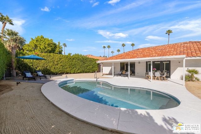 1489 E Francis Drive, Palm Springs CA: https://media.crmls.org/mediaz/31b08198-62c4-4dc2-84ae-556bd431a01f.jpg