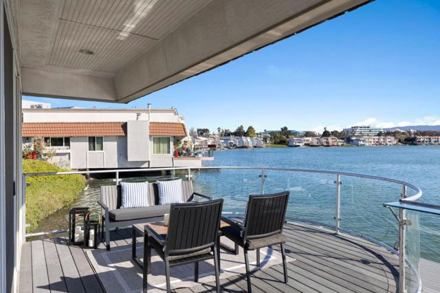464 Fathom Drive, San Mateo CA: https://media.crmls.org/mediaz/31b109f3-6531-4c9a-9ef8-d96523cfbb79.jpg