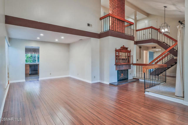 3487 E Barca Street, Camarillo CA: https://media.crmls.org/mediaz/31b27cc1-b3d9-441a-9a3f-e0cf63c6a710.jpg