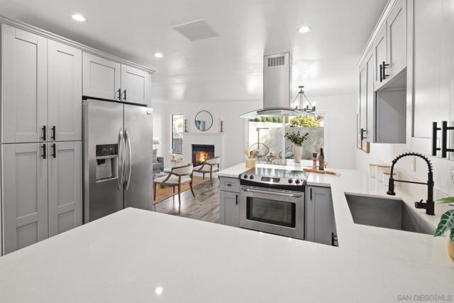 Image 8 of 34 For 6896 Peachtree Rd