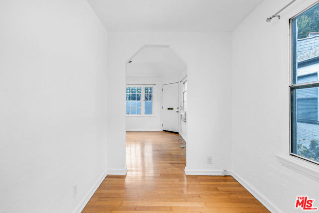 5918 3/4 Willoughby Avenue, Los Angeles CA: https://media.crmls.org/mediaz/31b3ede9-eab0-4449-aa66-40515521e9c9.jpg