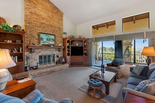 12982 Polvera Ct, San Diego CA: https://media.crmls.org/mediaz/31b4297c-7ead-412d-b49e-7d0b0a390d2b.jpg