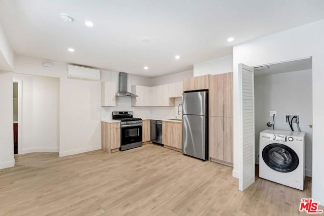6626 Darby Avenue photo 4