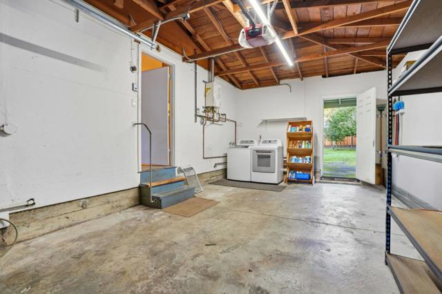 211 Berendos Avenue, Pacifica CA: https://media.crmls.org/mediaz/31b49413-7768-4120-9fc2-381cc619b2e6.jpg