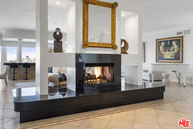 7834 Electra Drive, Los Angeles CA: https://media.crmls.org/mediaz/31b4fca5-292a-419a-8db4-19f0d43e7f4d.jpg