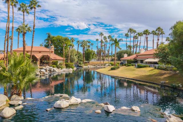 204 Lakecrest Lane, Palm Desert CA: https://media.crmls.org/mediaz/31b5115d-1993-4d8c-991e-c367db2a35b1.jpg