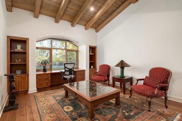 17535 Los Morros, Rancho Santa Fe CA: https://media.crmls.org/mediaz/31b512d8-60ec-4bac-99f6-893e59c4d57c.jpg