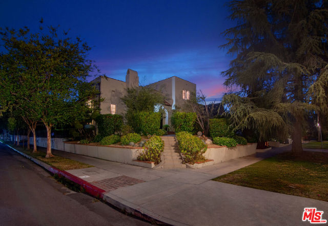 503 N Plymouth Boulevard, Los Angeles CA: https://media.crmls.org/mediaz/31b569c7-f625-45d4-b805-b3c538444a04.jpg