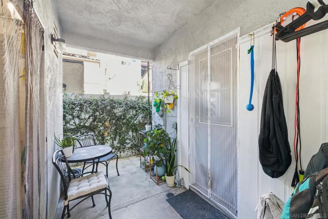 248 Orange Avenue, Coronado CA: https://media.crmls.org/mediaz/31b6a2ef-4187-4aaa-8a19-1a1e50e226f1.jpg