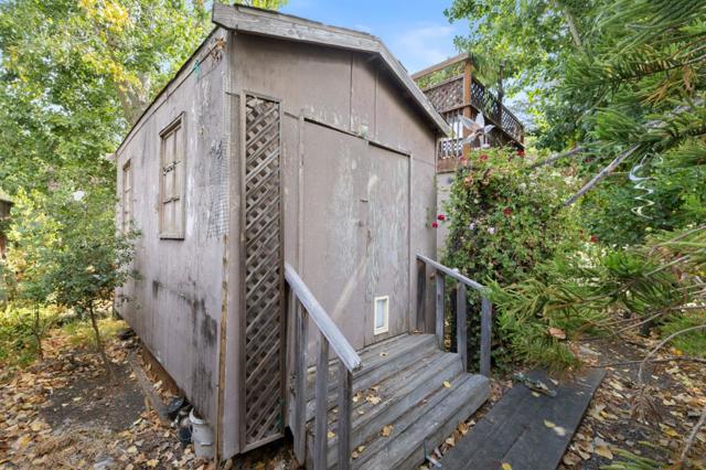 2160 Oakley Avenue, Menlo Park CA: https://media.crmls.org/mediaz/31b6e8d7-0c3e-421c-9bb0-44139387824e.jpg