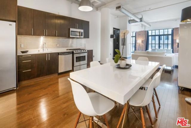 1645 N Vine Street, Los Angeles CA: https://media.crmls.org/mediaz/31b733ba-6eef-42da-bd83-6035db216eb6.jpg