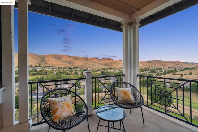 6686 Chalk Hill Ln, Vallejo CA: https://media.crmls.org/mediaz/31b7a43f-6729-4fb1-bdc8-a2ac9b8aec5f.jpg