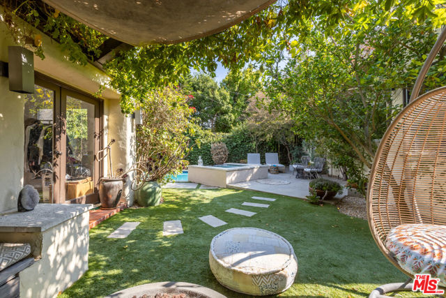 724 N Spaulding Avenue, Los Angeles CA: https://media.crmls.org/mediaz/31b7b4b4-6772-451b-9f7c-ce461c48cda0.jpg