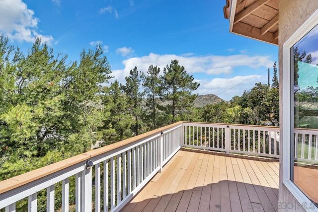 22318 Casa De Carol, Ramona CA: https://media.crmls.org/mediaz/31b82093-9053-41f9-9295-d8f9bca09682.jpg