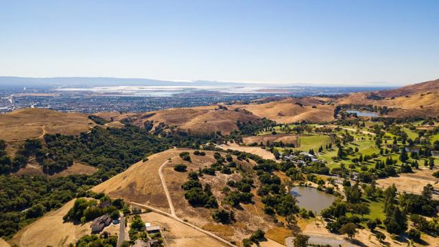 3415 Spring Creek Lane, Milpitas CA: https://media.crmls.org/mediaz/31b82d65-c266-4ef1-a228-a335b4f23de0.jpg