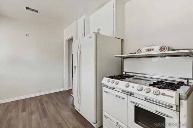 1658 Greenfield Dr, El Cajon CA: https://media.crmls.org/mediaz/31b8ccdd-576a-466f-ba39-051fe023f4d6.jpg
