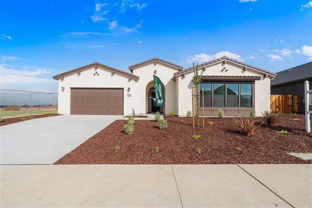 420 Maria, Hollister CA: https://media.crmls.org/mediaz/31b92078-5b49-4eef-9beb-a8df7704fc0d.jpg