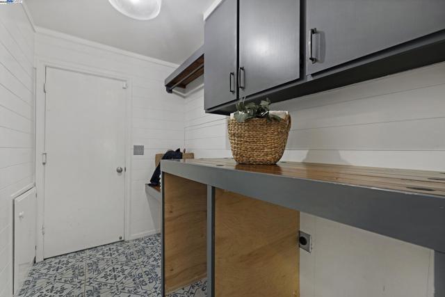 519 Ellesmere Dr, Walnut Creek CA: https://media.crmls.org/mediaz/31b94d40-3430-463d-b512-e0c2b77992db.jpg