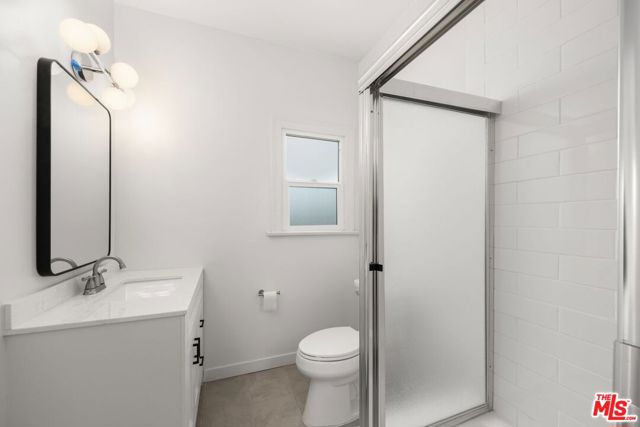 1912 7th Avenue, Los Angeles CA: https://media.crmls.org/mediaz/31ba275f-3a7a-4699-9d4c-3bcc0e3b4b57.jpg