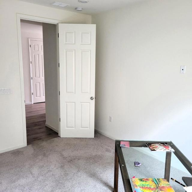 2080 Fuchsia Drive, Hollister CA: https://media.crmls.org/mediaz/31ba6e1e-2bf2-43d3-9291-783792c901f7.jpg