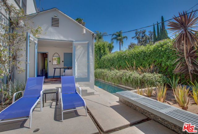 449 Westbourne Drive, West Hollywood CA: https://media.crmls.org/mediaz/31bab64c-4618-42a9-a485-54c62e277efc.jpg