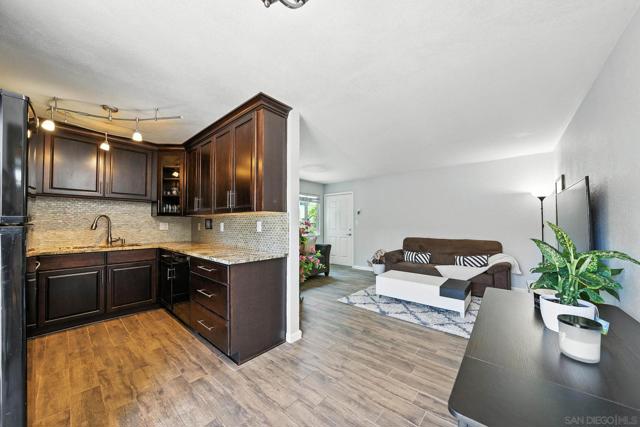 6666 Beadnell Way, San Diego CA: https://media.crmls.org/mediaz/31bae599-acfe-4153-861f-f46cb01094a4.jpg