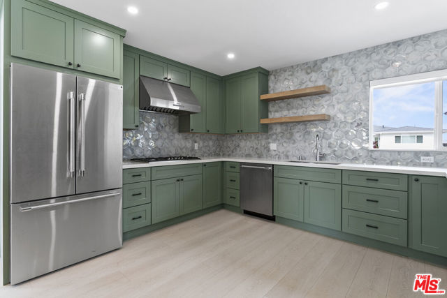 4444 Don Felipe Drive, Los Angeles CA: https://media.crmls.org/mediaz/31bb0478-60d3-4513-8ab7-586b8c8323ec.jpg