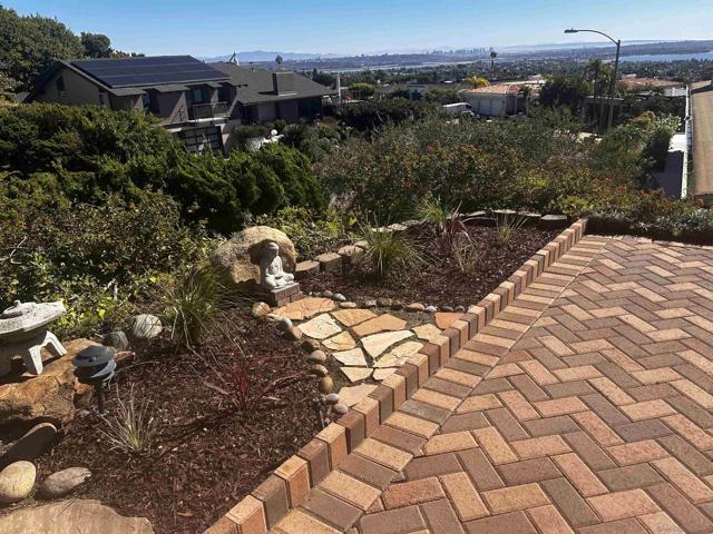 5504 Rutgers Road, La Jolla CA: https://media.crmls.org/mediaz/31bb3a8b-2642-408e-a452-729fbb13b50c.jpg