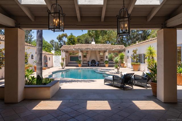 17716 Via De Fortuna, Rancho Santa Fe CA: https://media.crmls.org/mediaz/31bc3d93-babf-46c2-82eb-d815e20c84e8.jpg
