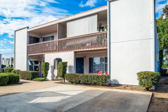 279 Moss St, Chula Vista CA: https://media.crmls.org/mediaz/31bc4c6c-8eb3-4104-b0a2-25ea4bc1f0bb.jpg