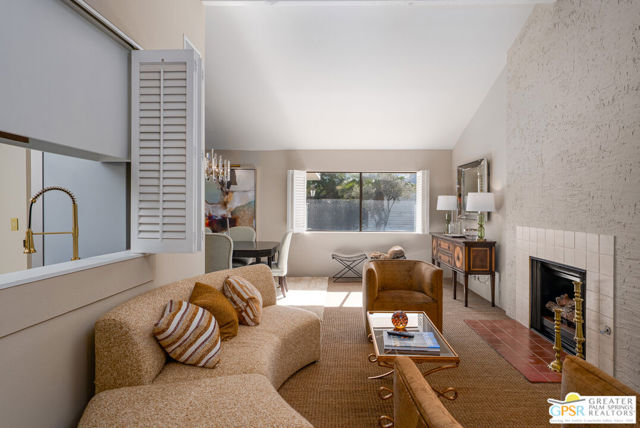 566 N Sunset Way, Palm Springs CA: https://media.crmls.org/mediaz/31bc59c7-f6df-47fd-803b-8d006047717f.jpg