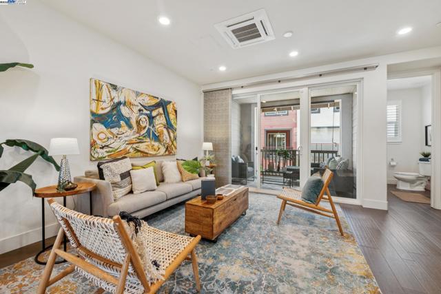 1815 Balsa St, Alameda CA: https://media.crmls.org/mediaz/31bcd1b9-b6c7-49fb-b076-3ff2fbeb9bad.jpg