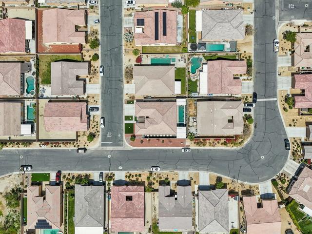 42912 Gazapo Court, Indio CA: https://media.crmls.org/mediaz/31bcdba9-539b-4547-bff3-140eb7a085d1.jpg