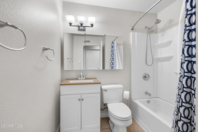2707 Galindo Avenue, Simi Valley CA: https://media.crmls.org/mediaz/31bcf23d-5500-4ffb-9f96-5acd3b8625a0.jpg